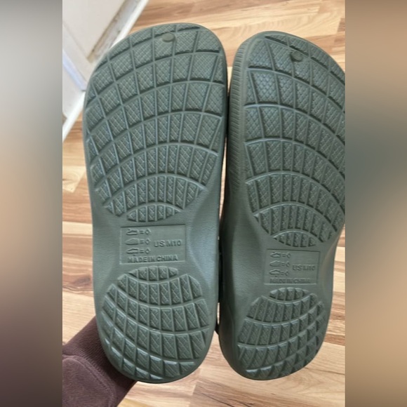 Crocs - Picture 4 of 4